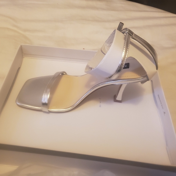 Nine West Yess Dress Sandals Size 8M Silver - Picture 6 of 6